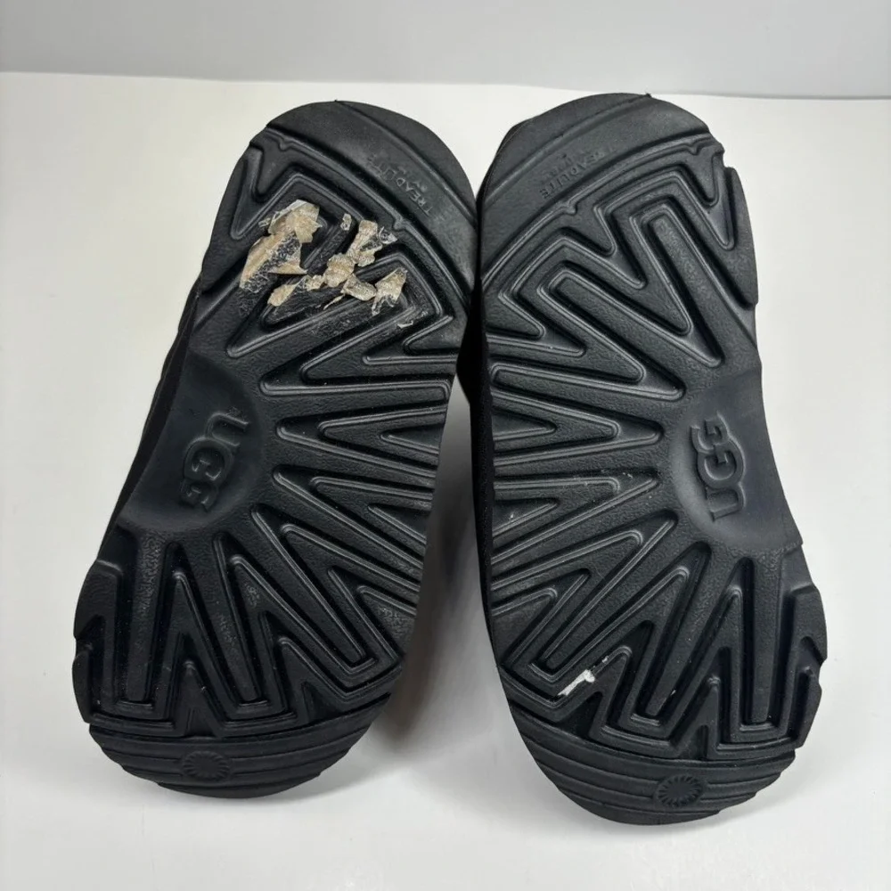 UGG Classic Maxi Short Kids' US‎ Size 1 Black Puffer Winter Snow Boots 1130773K